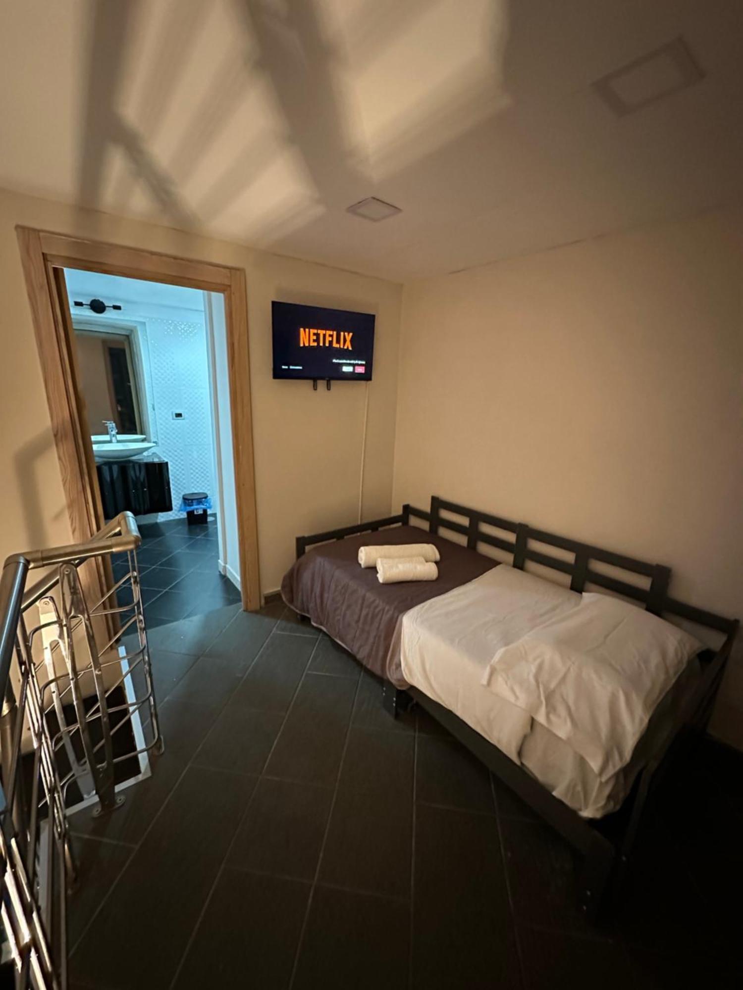 Fox Holiday Home In The Port Napoli Eksteriør bilde